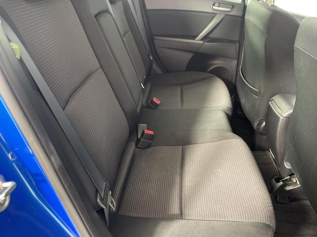 Photo '20' of Mazda Axela