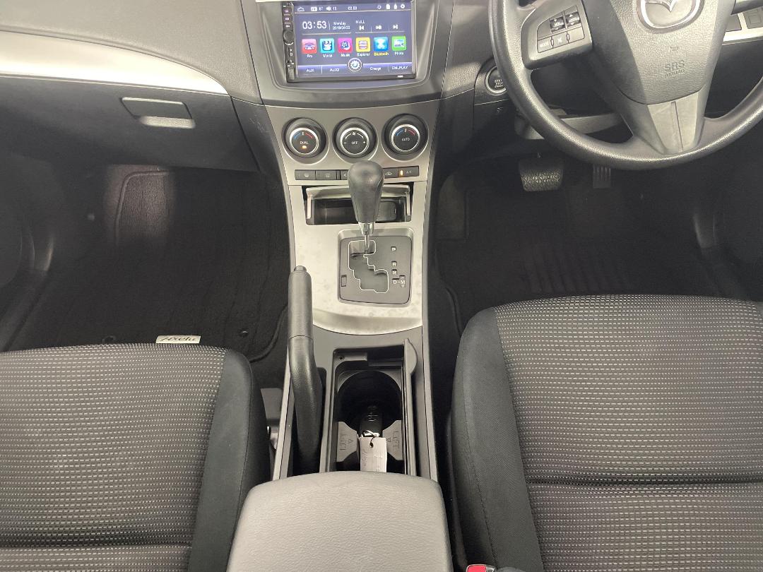 Photo '18' of Mazda Axela