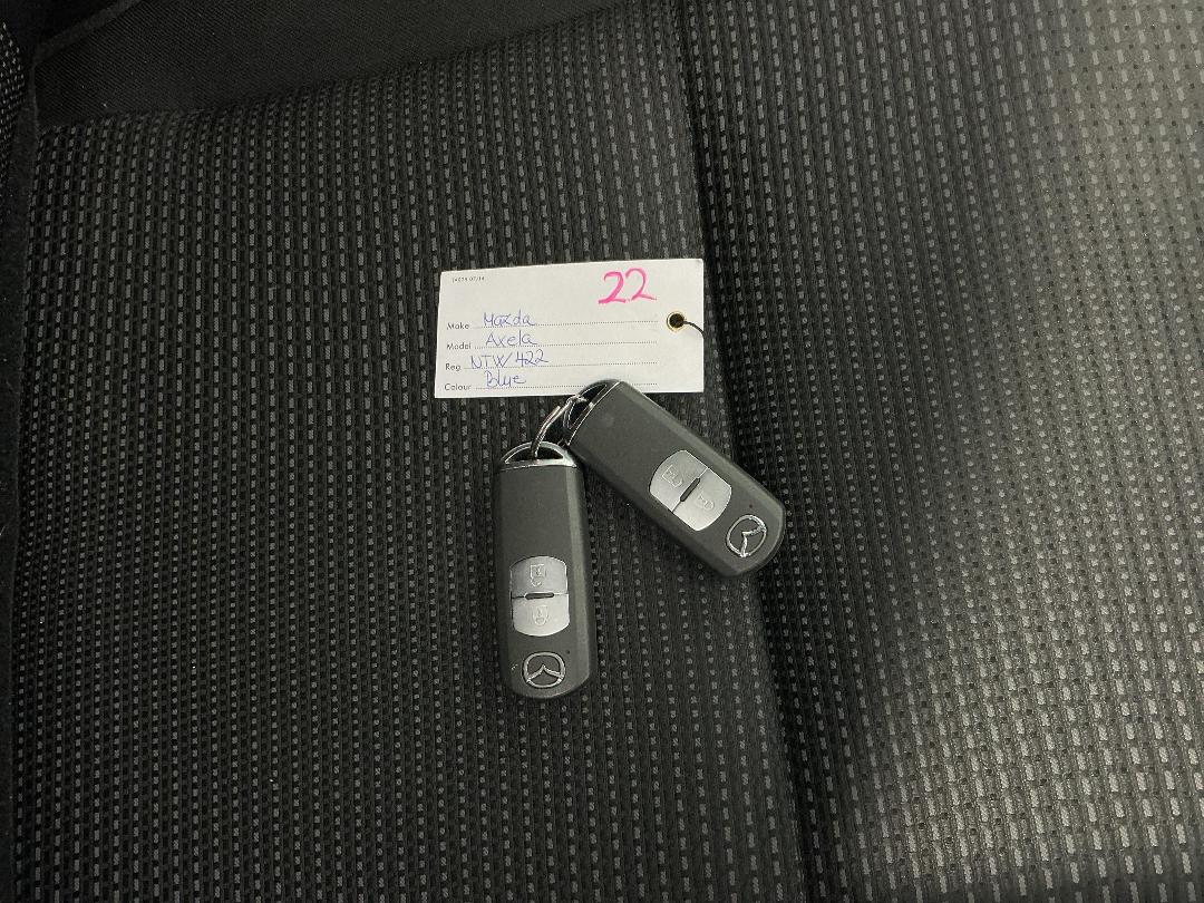 Photo '22' of Mazda Axela