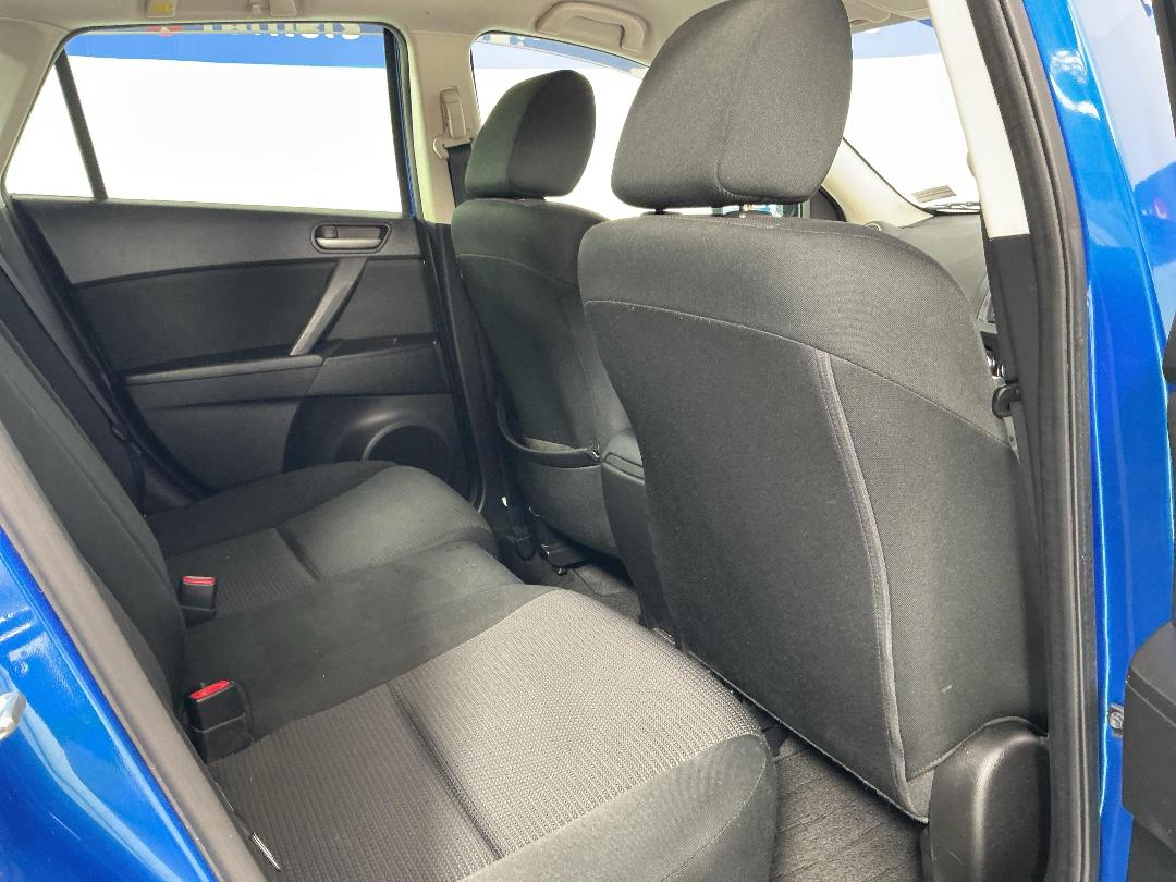 Photo '20' of Mazda Axela