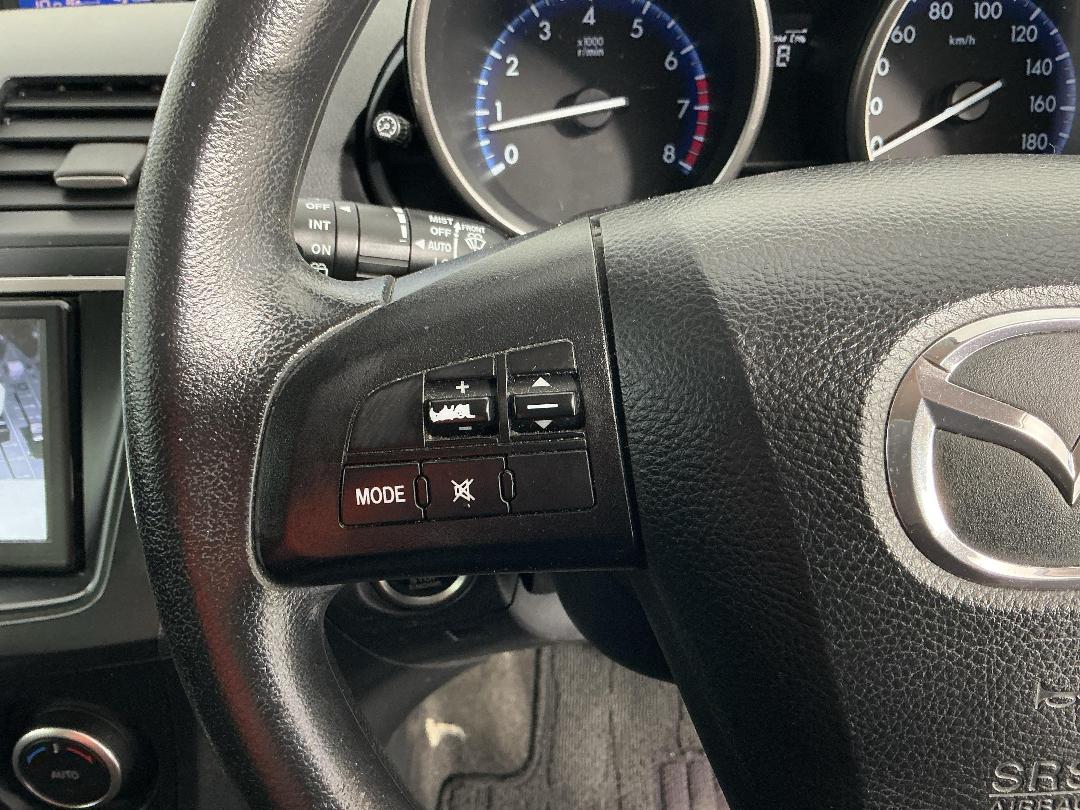 Photo '23' of Mazda Axela