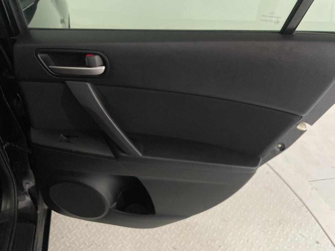 Photo '19' of Mazda Axela Photo '19' of Mazda Axela