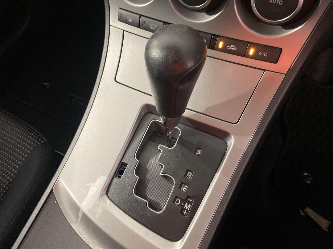 Photo '32' of Mazda Axela Photo '32' of Mazda Axela