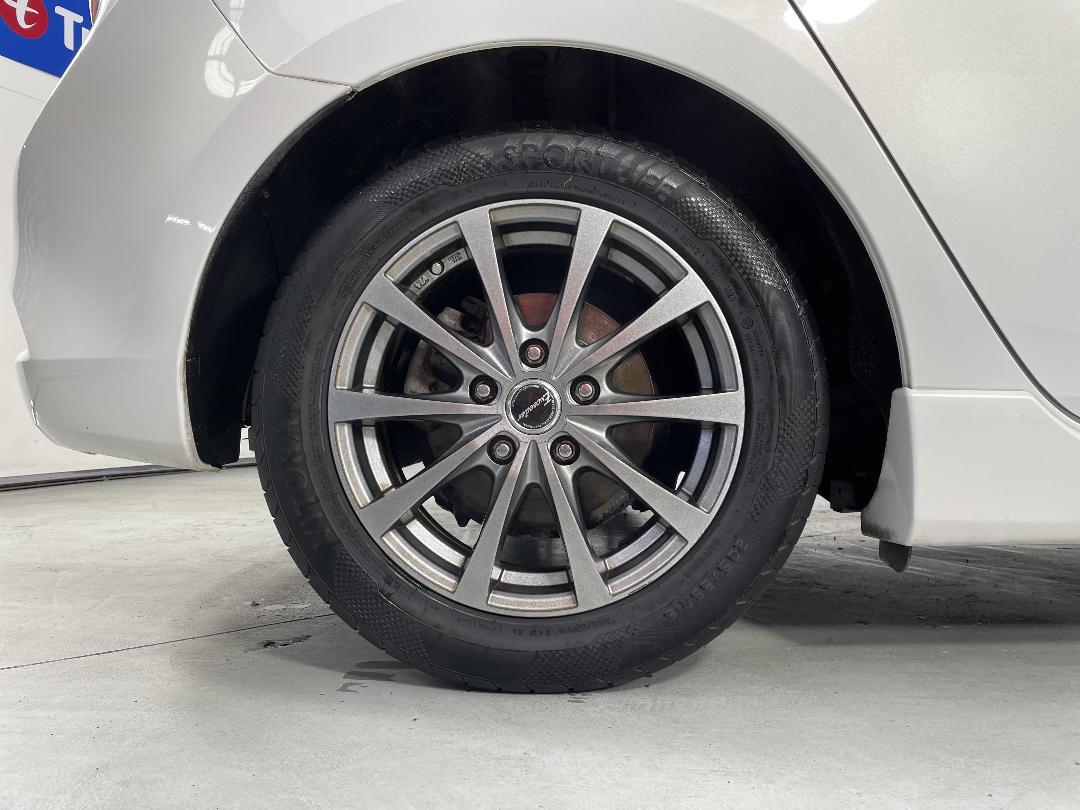 Photo '12' of Mazda Axela