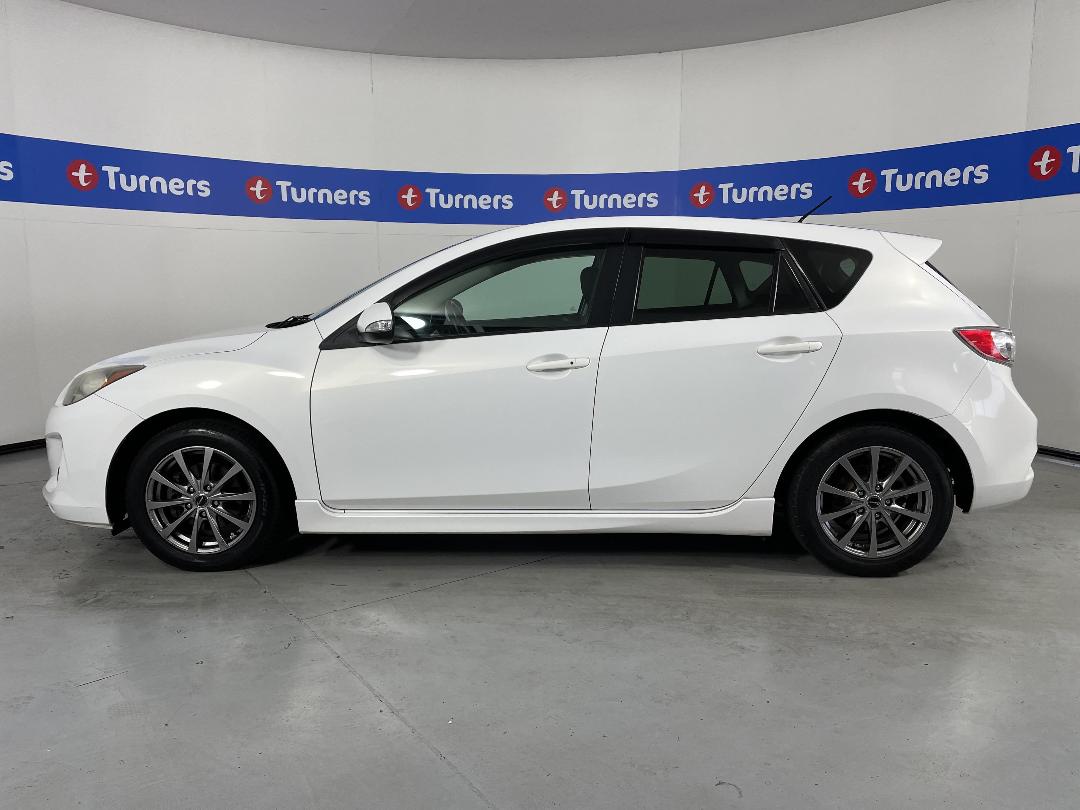 Photo '24' of Mazda Axela