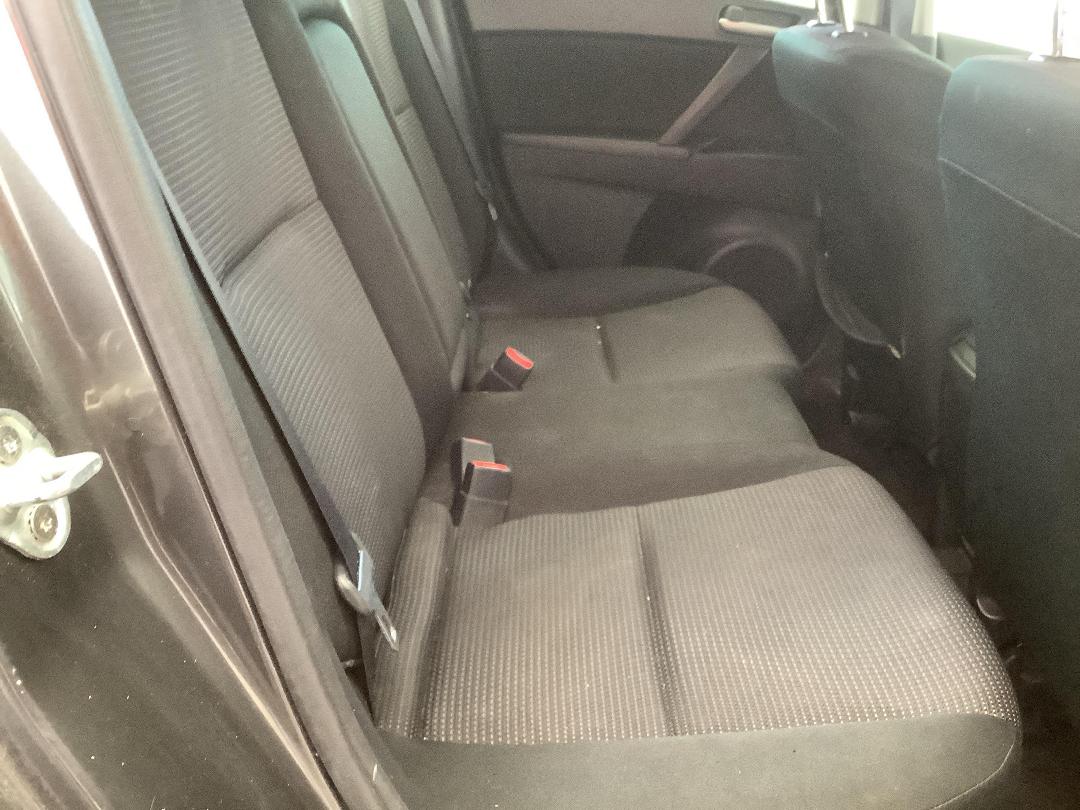 Photo '12' of Mazda Axela