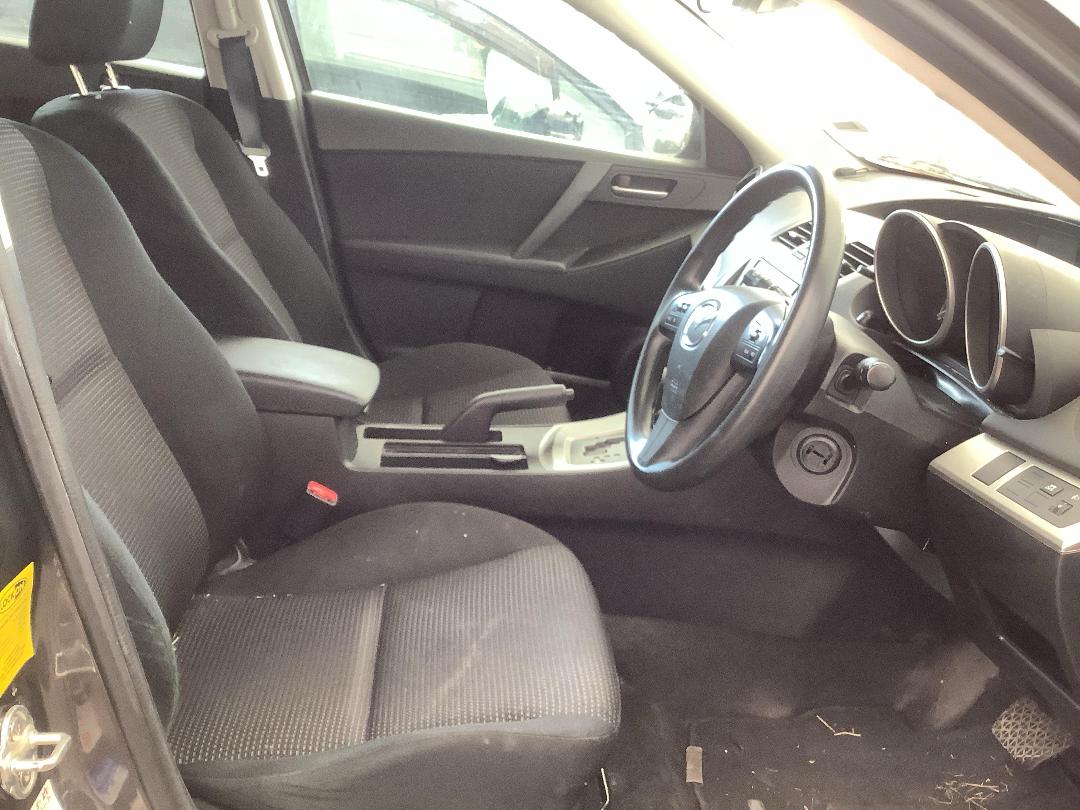 Photo '13' of Mazda Axela