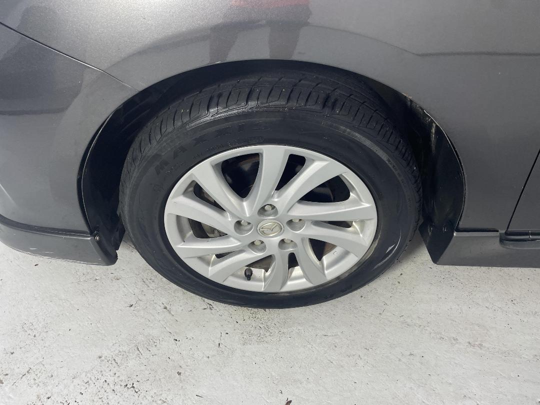 Photo '10' of Mazda Axela