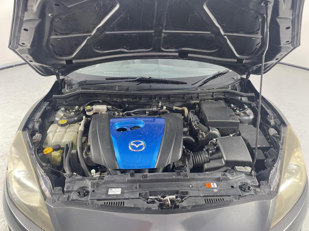 Photo '13' of Mazda Axela