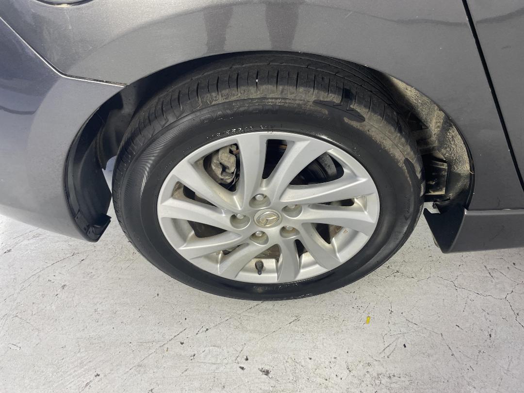 Photo '12' of Mazda Axela