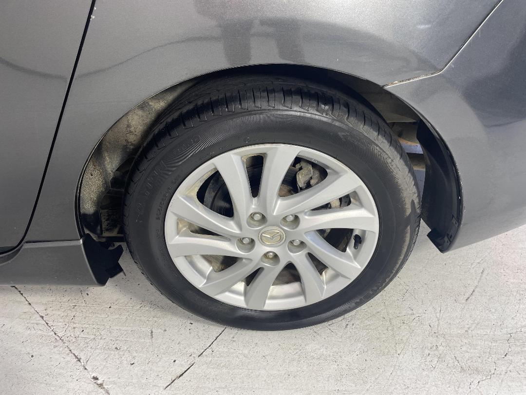 Photo '11' of Mazda Axela