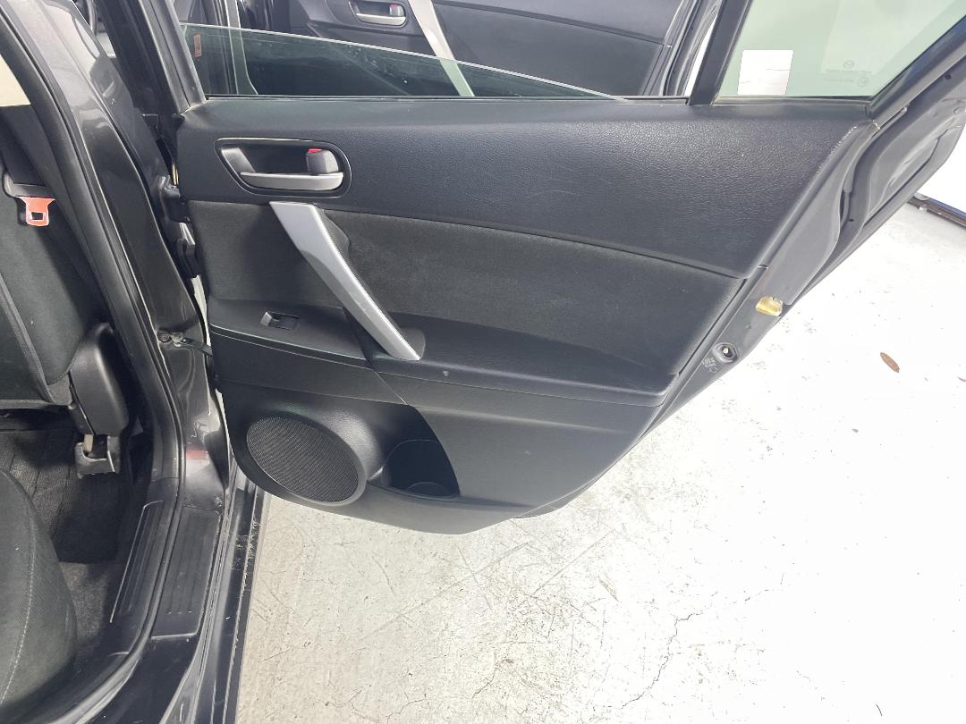 Photo '19' of Mazda Axela