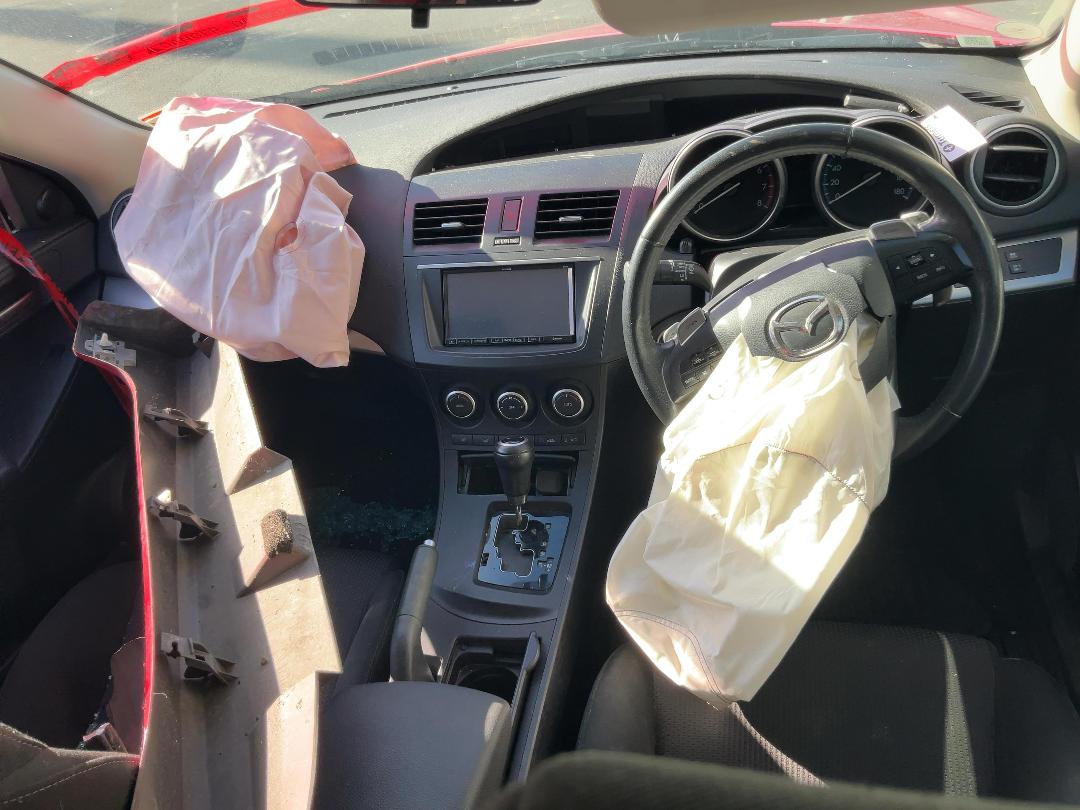 Photo '14' of Mazda Axela