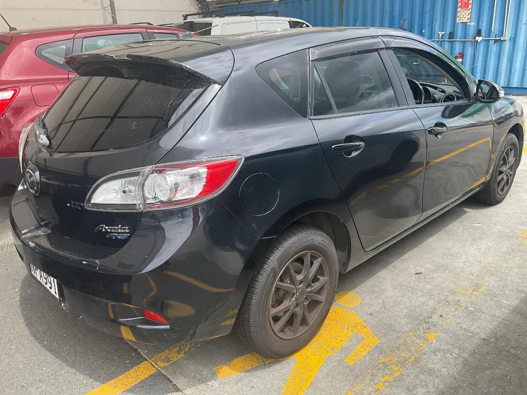 Photo '5' of Mazda Axela Skyactiv