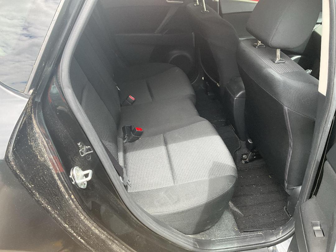 Photo '6' of Mazda Axela Skyactiv