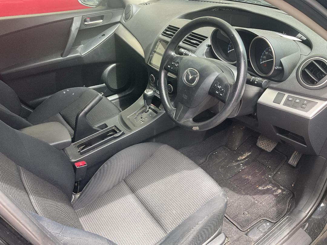 Photo '7' of Mazda Axela Skyactiv