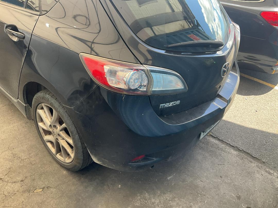 Photo '11' of Mazda Axela