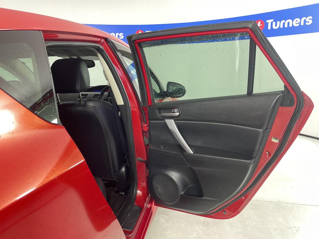 Photo '19' of Mazda Axela Photo '19' of Mazda Axela