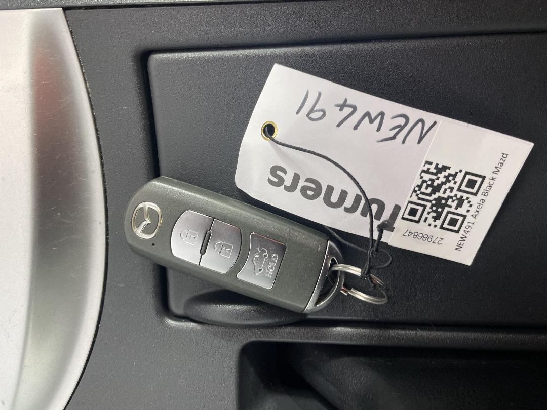 Photo '22' of Mazda Axela Photo '22' of Mazda Axela