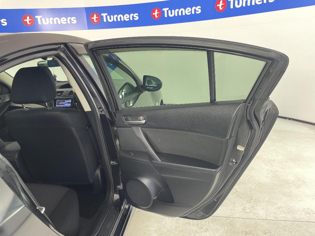 Photo '19' of Mazda Axela Photo '19' of Mazda Axela