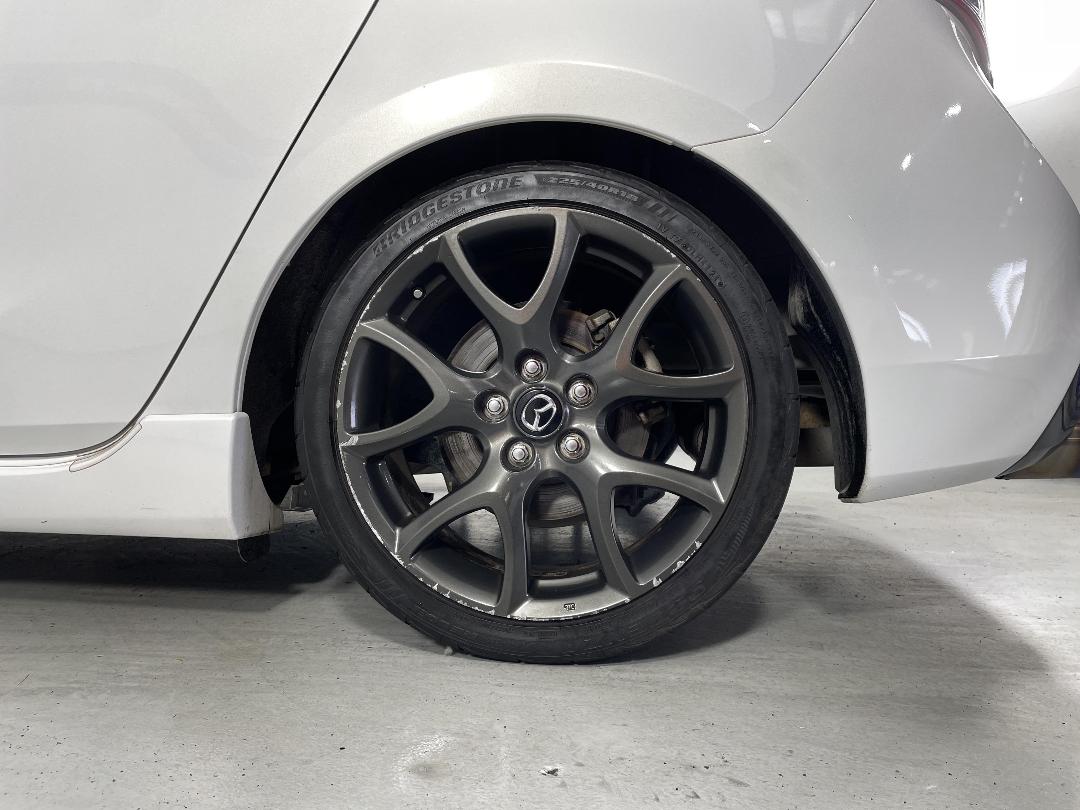 Photo '11' of Mazda Axela