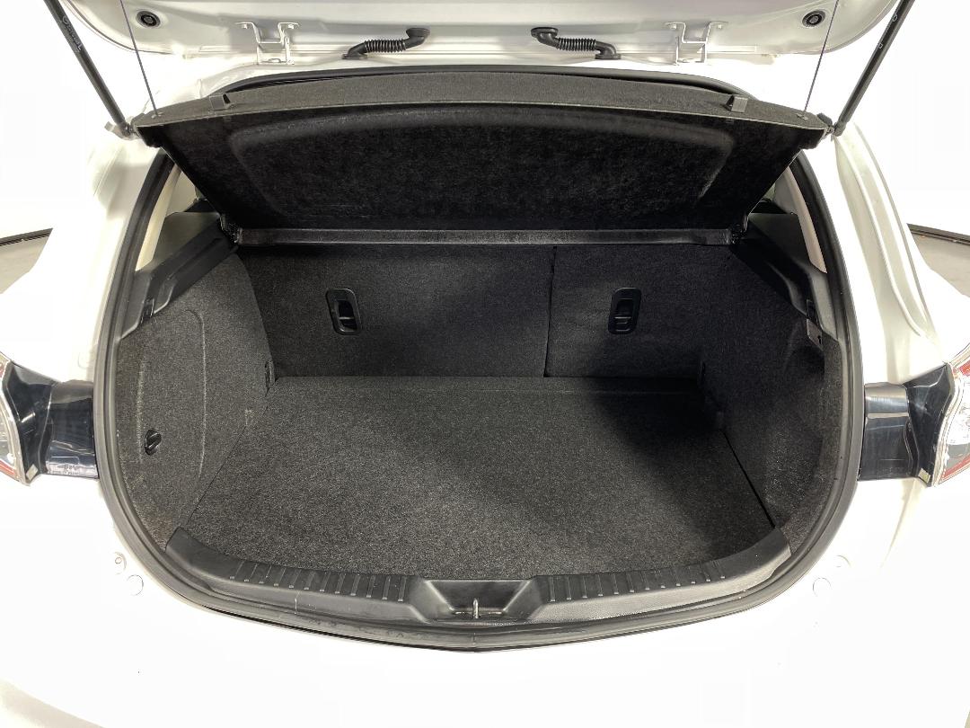 Photo '14' of Mazda Axela