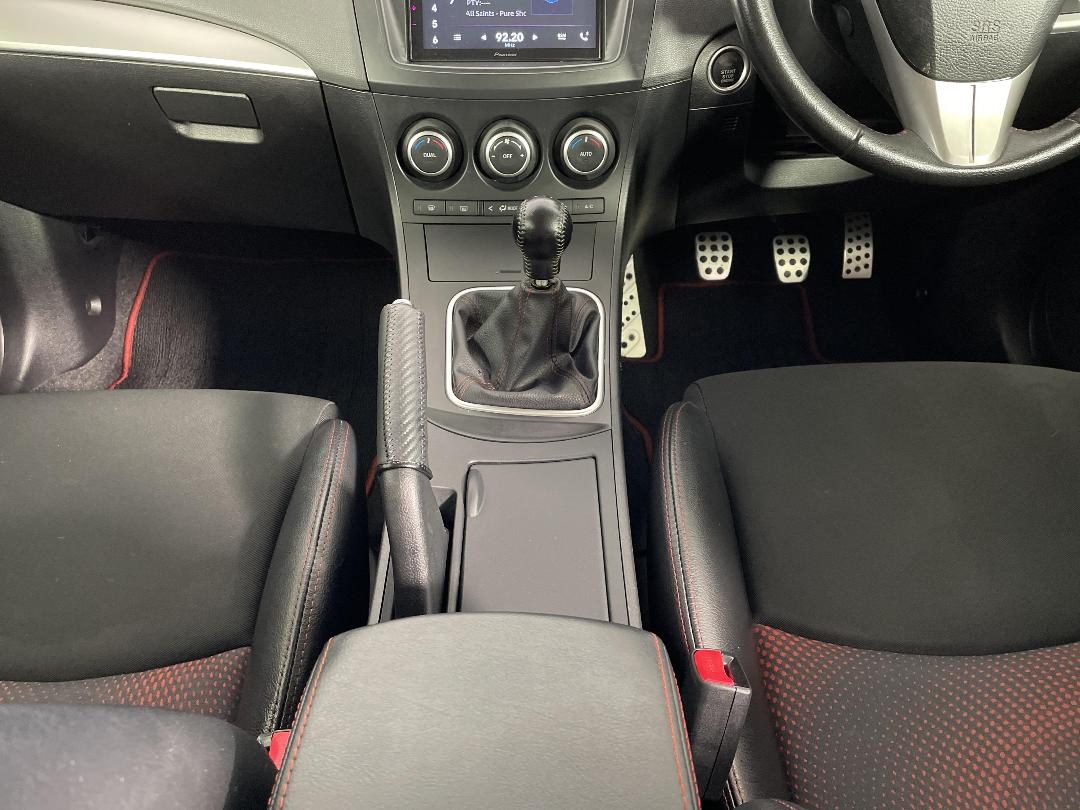 Photo '18' of Mazda Axela