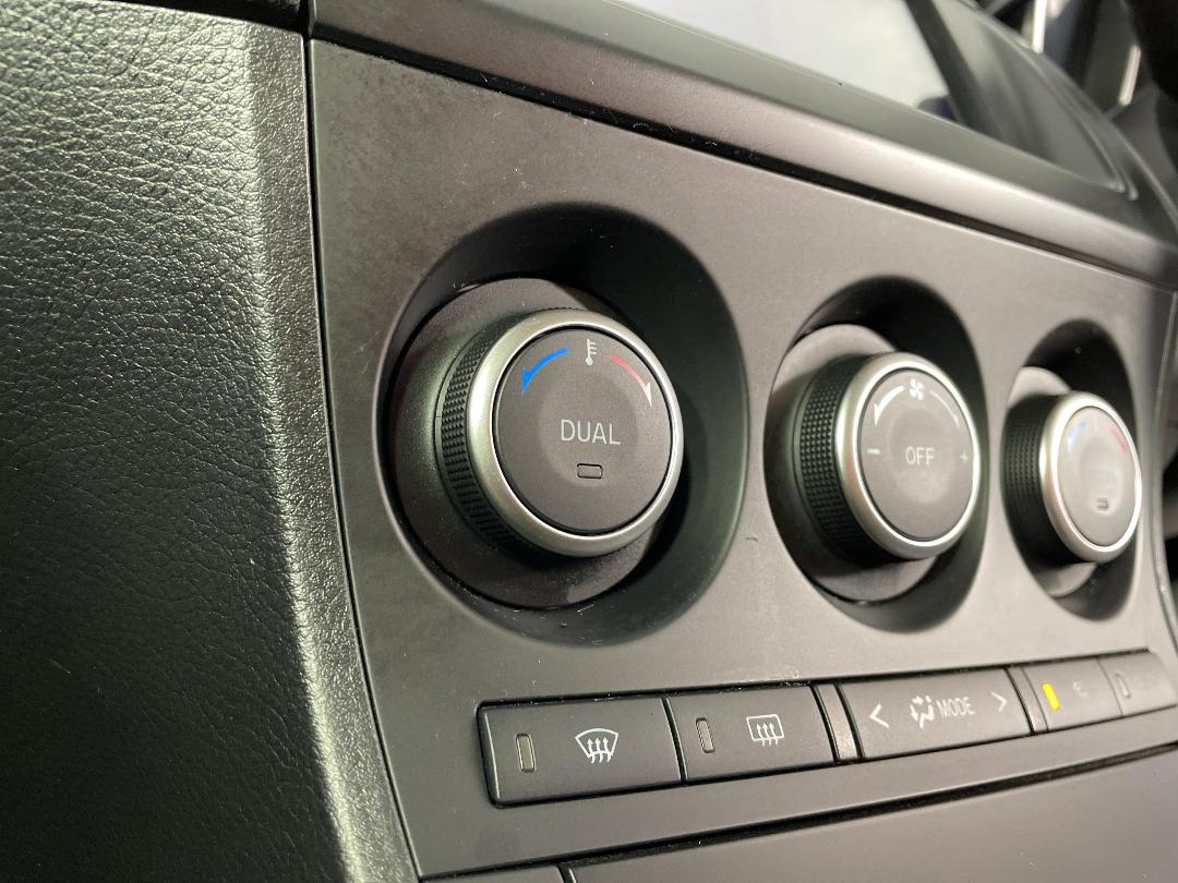 Photo '29' of Mazda Axela