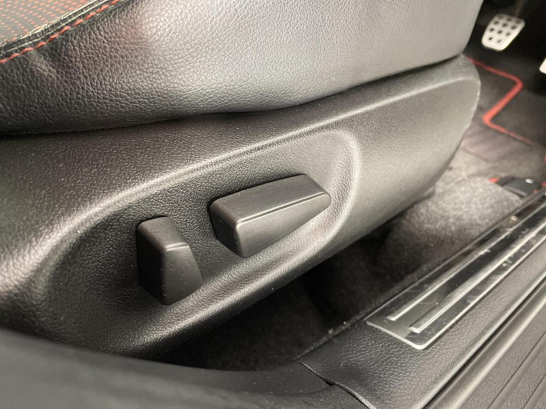 Photo '27' of Mazda Axela