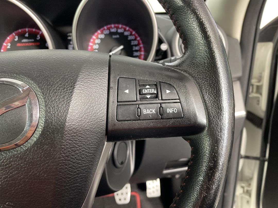 Photo '33' of Mazda Axela