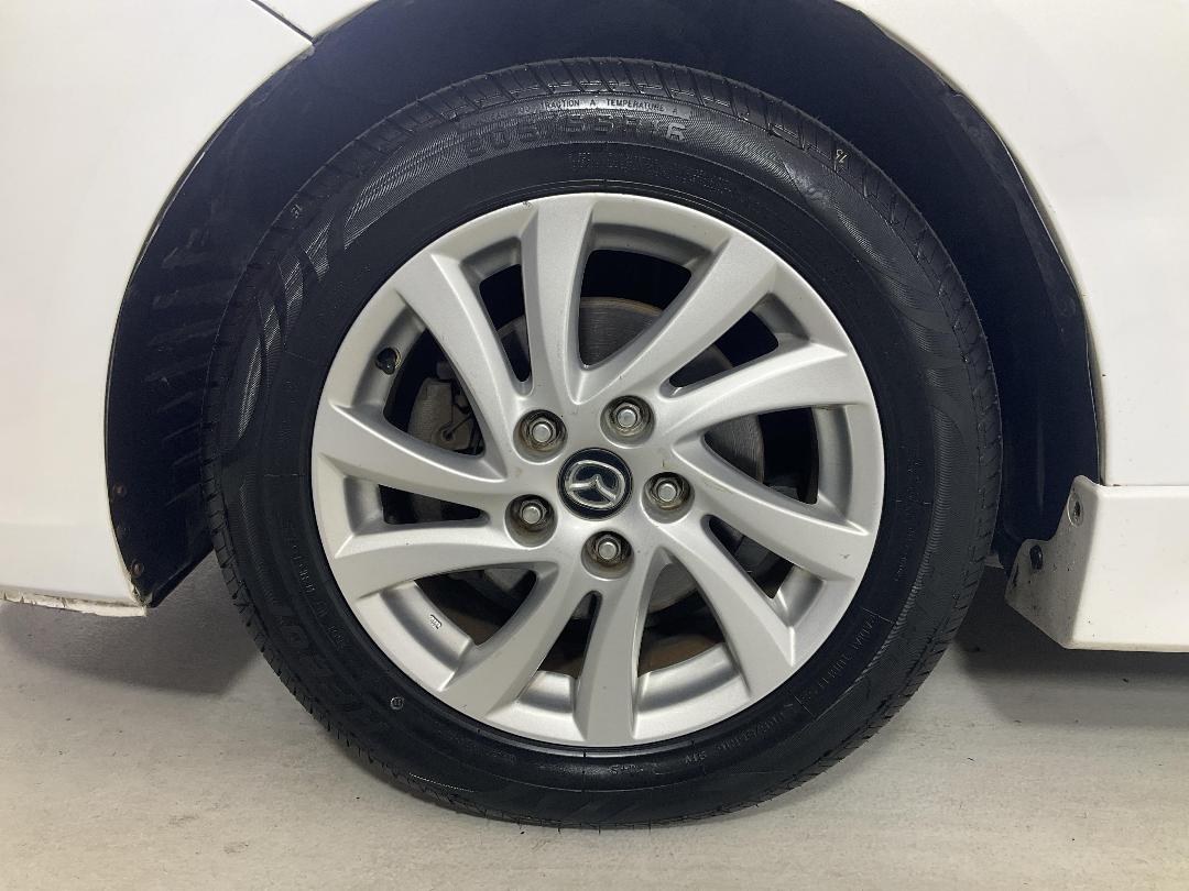 Photo '10' of Mazda Axela