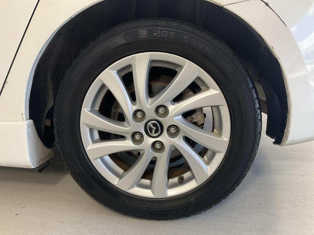 Photo '11' of Mazda Axela