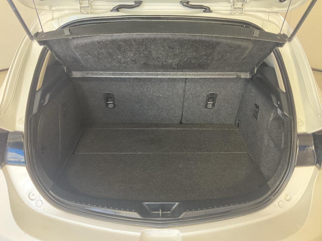 Photo '14' of Mazda Axela