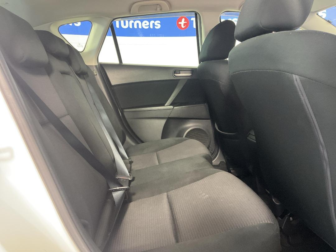 Photo '20' of Mazda Axela