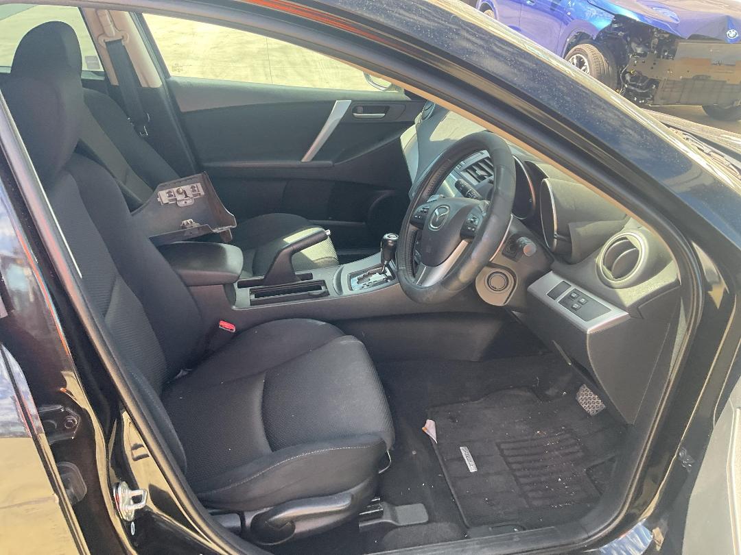 Photo '9' of Mazda Axela