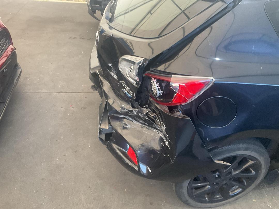 Photo '13' of Mazda Axela