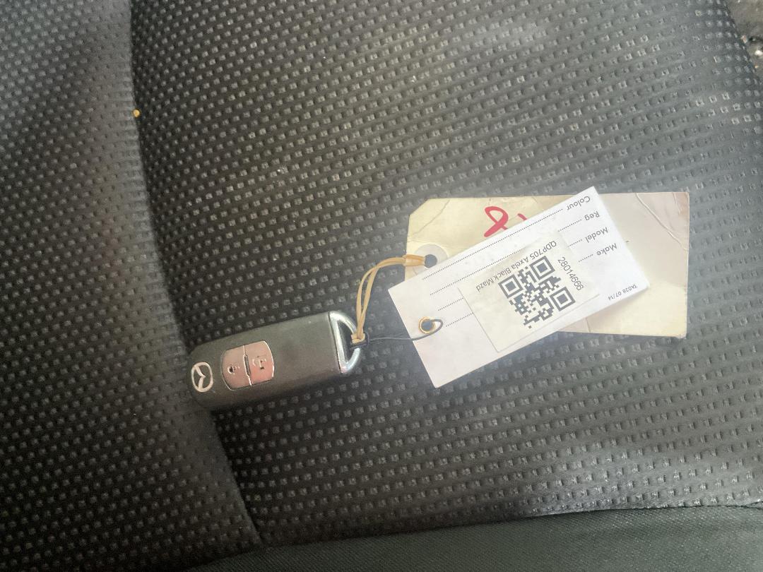 Photo '18' of Mazda Axela