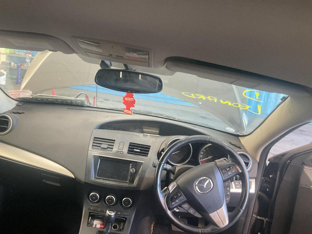 Photo '21' of Mazda Axela