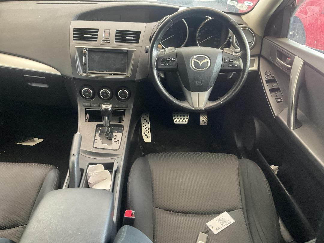 Photo '14' of Mazda Axela Photo '14' of Mazda Axela