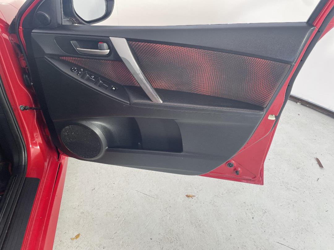 Photo '15' of Mazda Axela