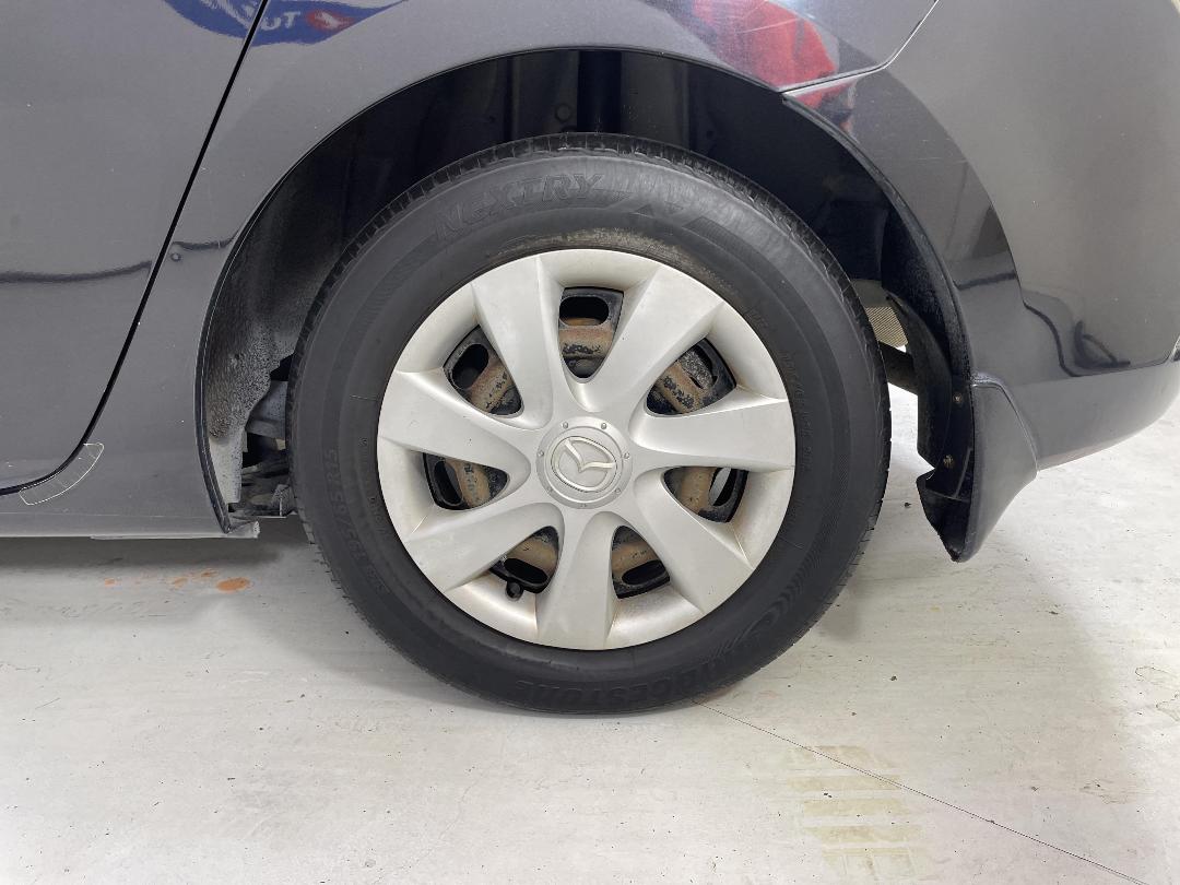 Photo '11' of Mazda Axela