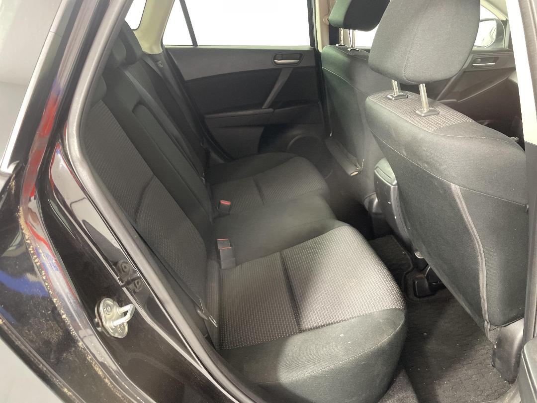 Photo '20' of Mazda Axela