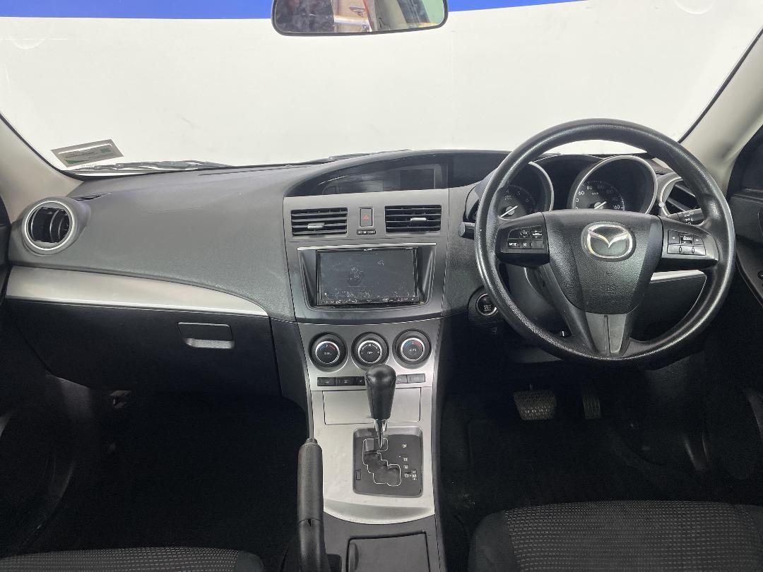 Photo '17' of Mazda Axela