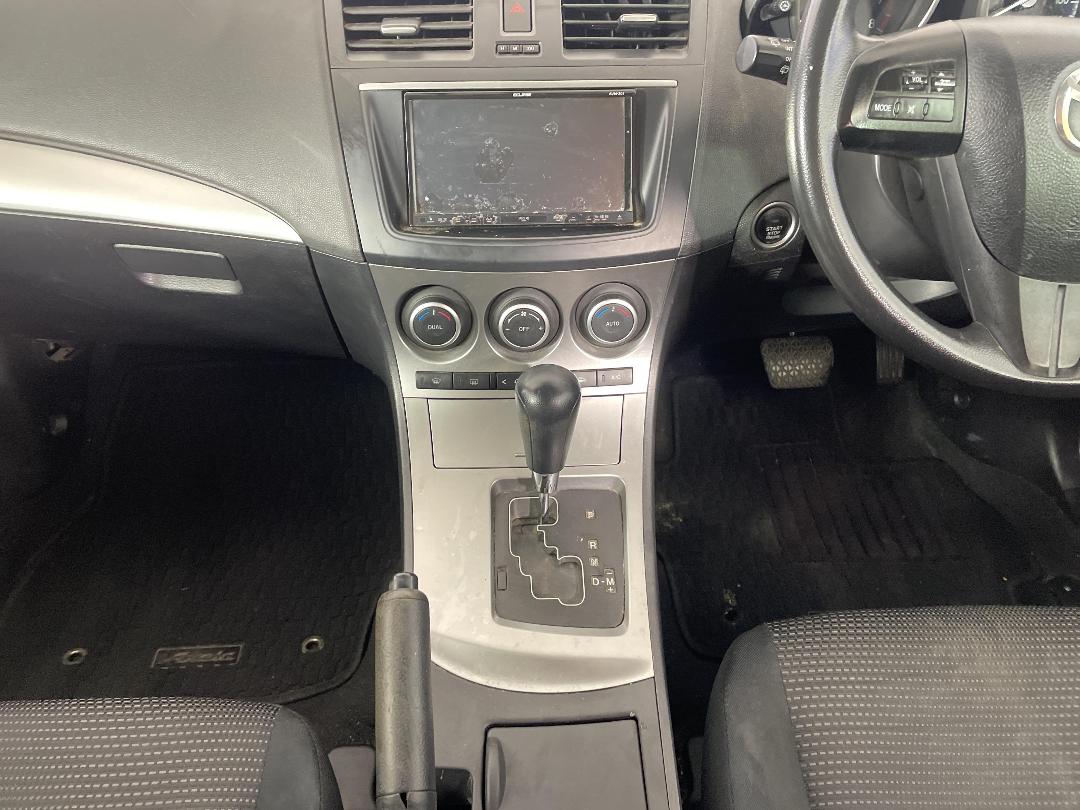 Photo '18' of Mazda Axela