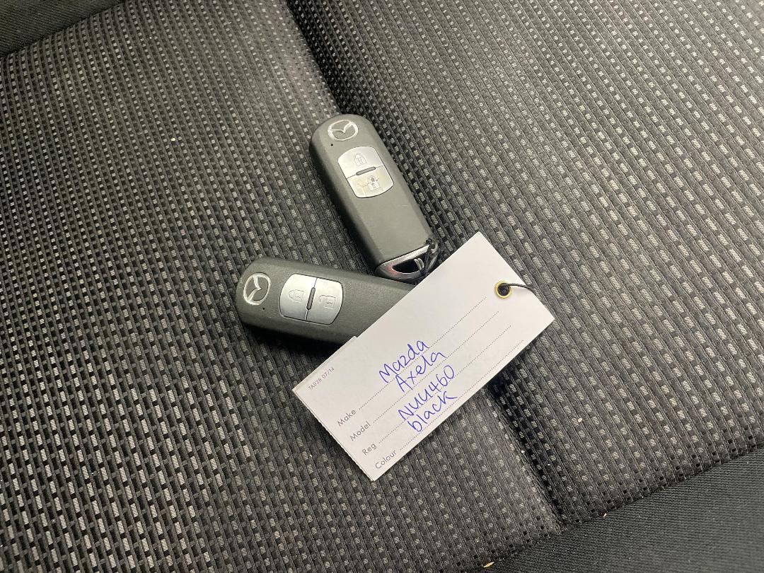 Photo '22' of Mazda Axela