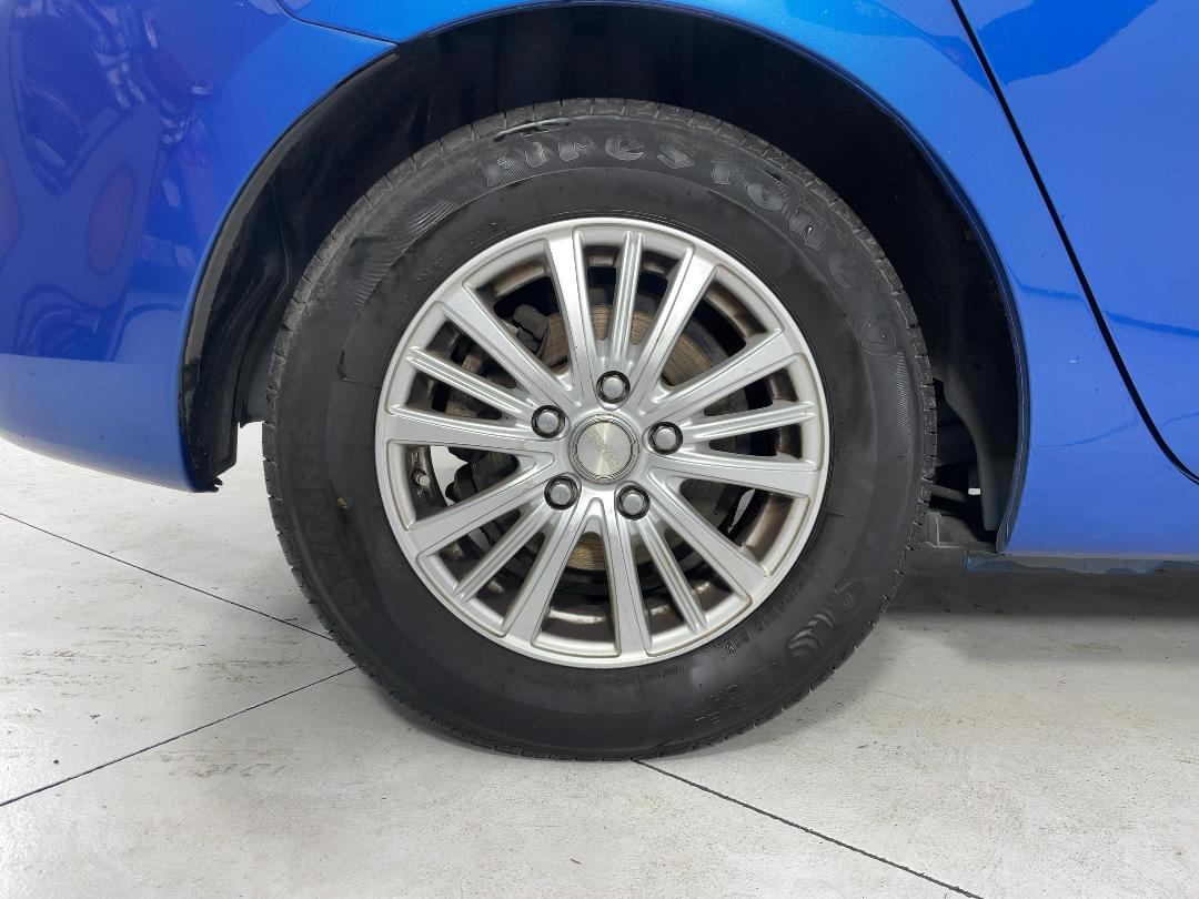 Photo '12' of Mazda Axela