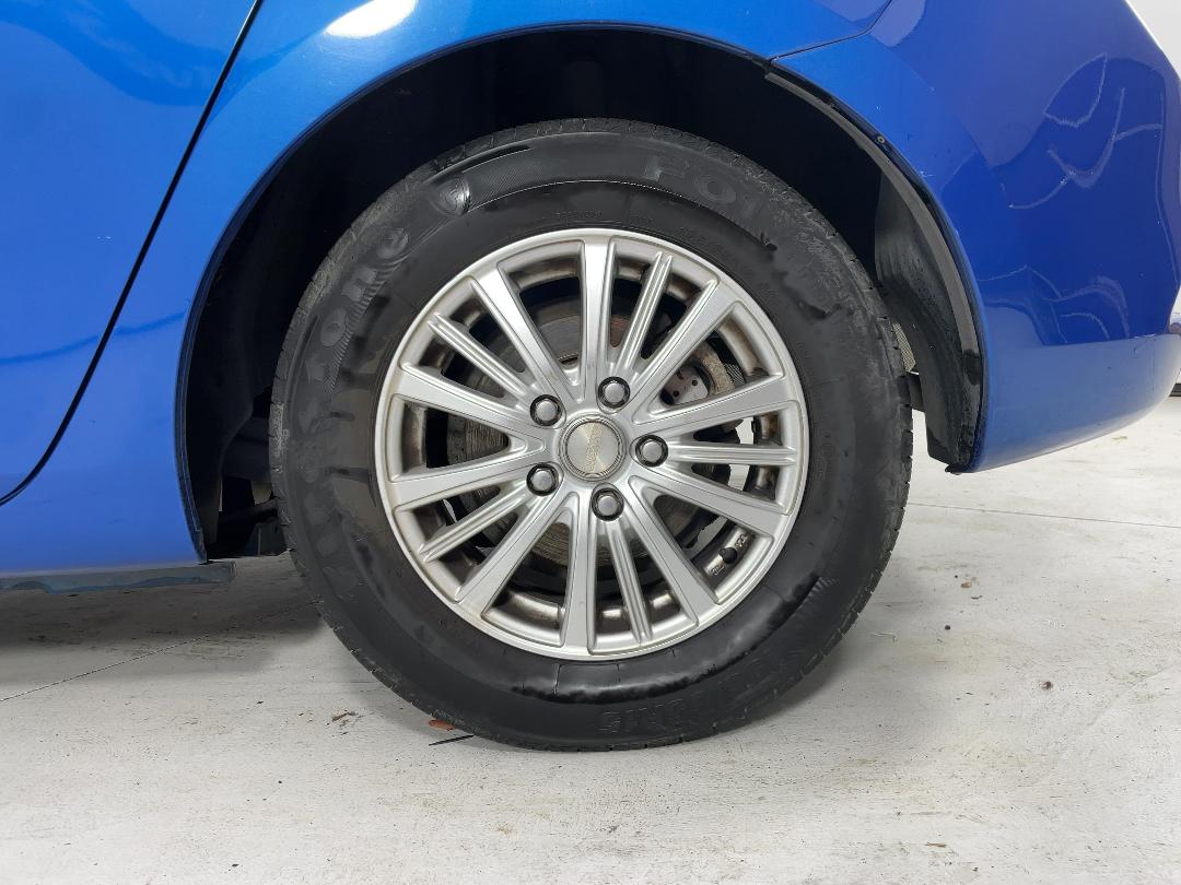 Photo '11' of Mazda Axela