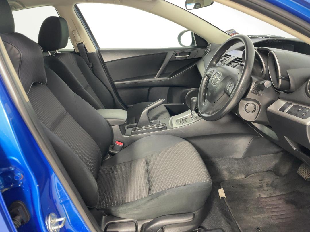 Photo '16' of Mazda Axela