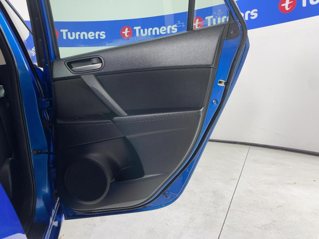 Photo '19' of Mazda Axela