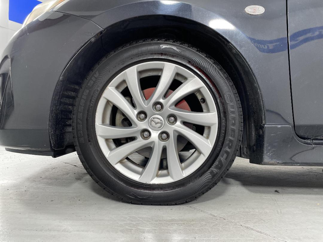 Photo '10' of Mazda Axela